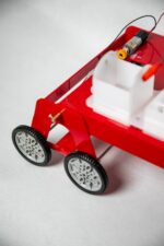 کمیکار رانندگی با سوخت نبوغ
